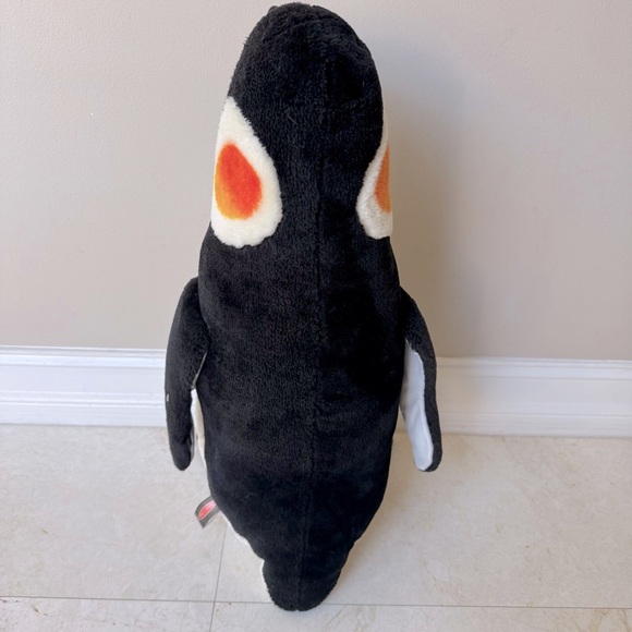 Melissa & Doug Giant Pinguin plush - Picture 5 of 14